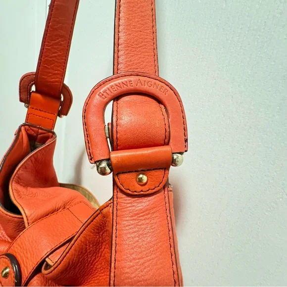 Vintage Etienne Aigner large coral Leather Shoulder Bag, snap closure - Picture 5 of 14